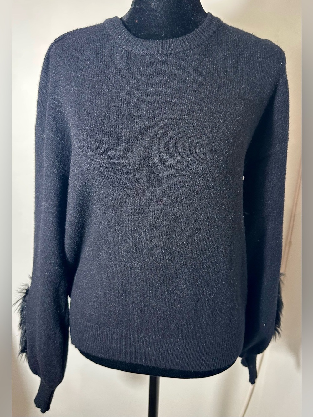 FOR THE REPUBLIC Women’s Black Faux Fur Bow Sleeve Sweater Statement Knit Small